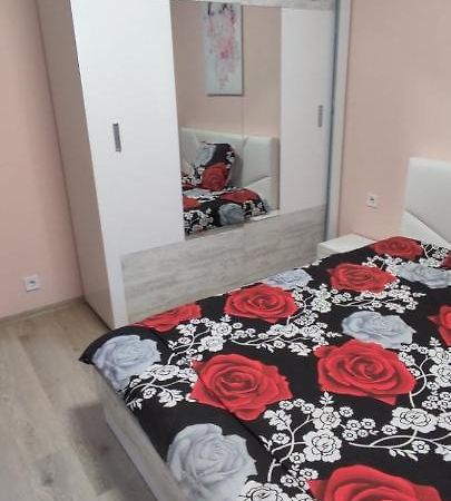 Luxury And Stylish Apartmen, Metro Station Obelya โซเฟีย ภายนอก รูปภาพ